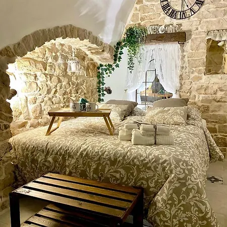 לינה וארוחת בוקר Domus Klara 3*