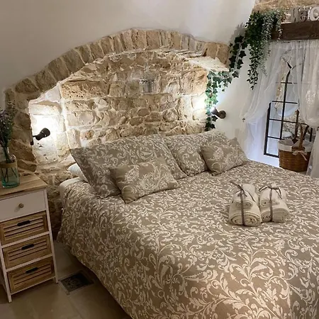 לינה וארוחת בוקר Domus Klara טורי