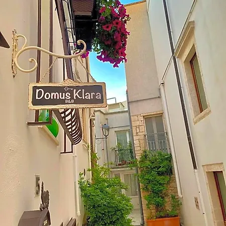 Domus Klara Bed & Breakfast 3*