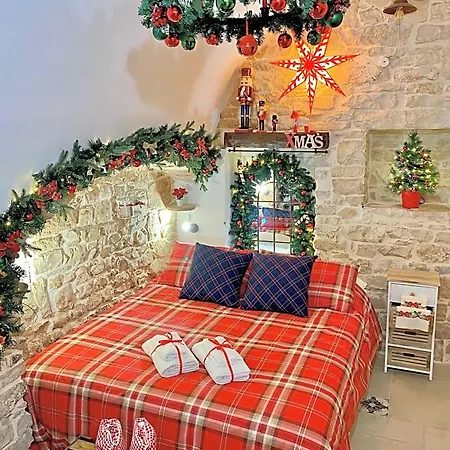 Domus Klara Bed & Breakfast 3*